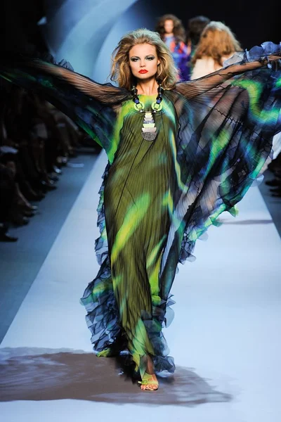 Look 28